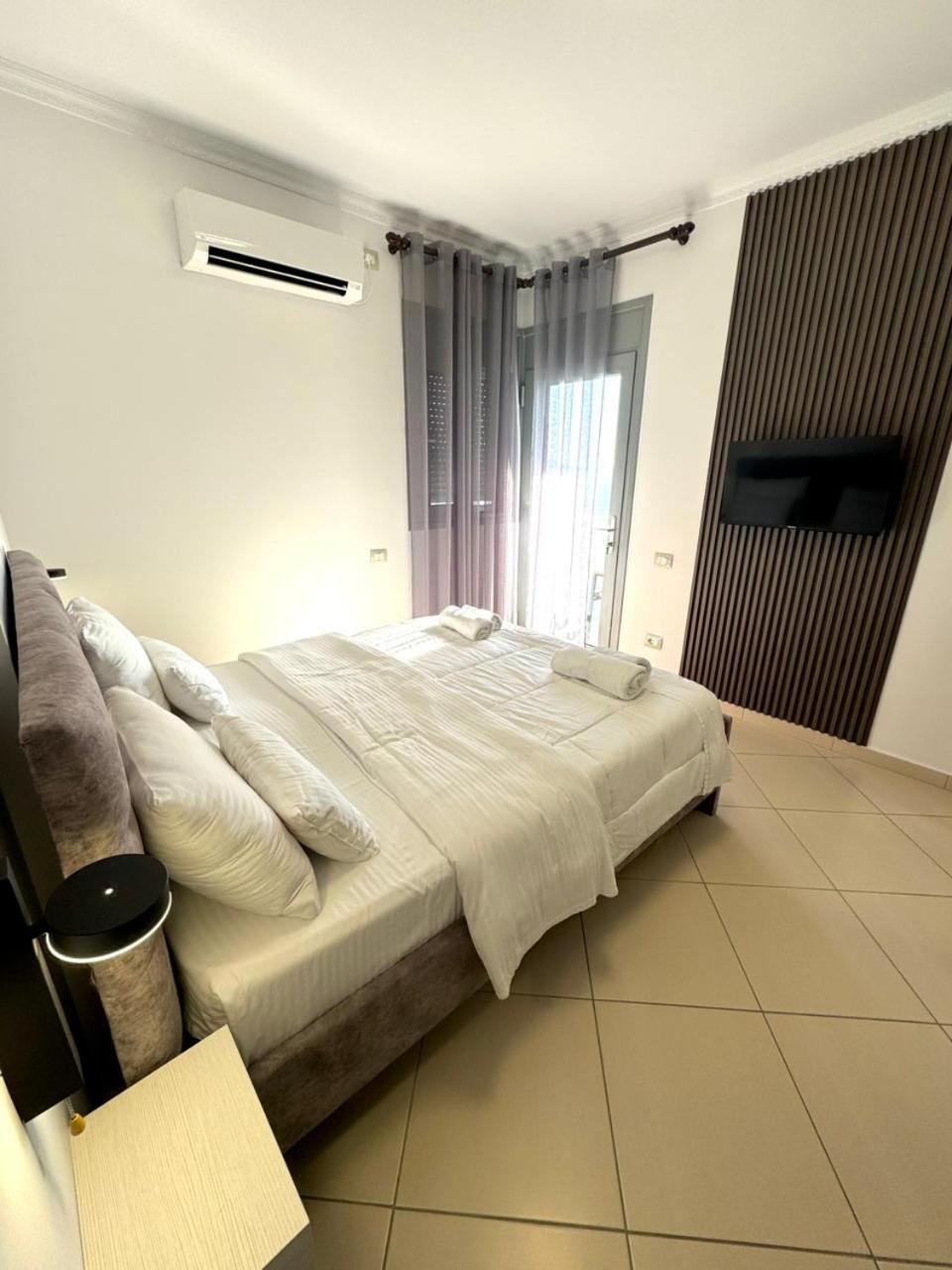 Hotel Abedini Sarandë Exterior foto